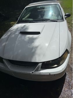 2004 Ford Mustang