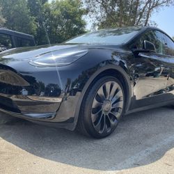 2023 Tesla Y Performance
