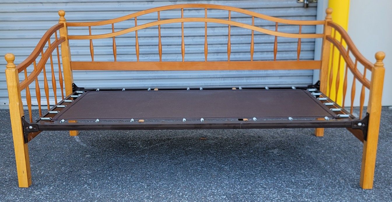 (FREE DELIVERY) Solid Wood Twin Daybed Frame 