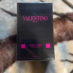 Valentino Born in Roma Extradose 