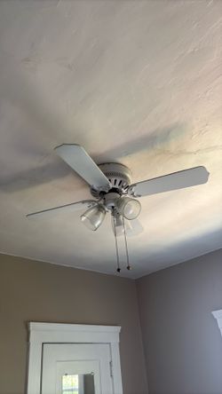 FREE Ceiling fan white works free berkeley Ashby and college Elmwood