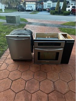 Electric oven & dishwasher