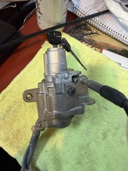 Majesty 400 ignition switch with seat cable lock 2013 YP400