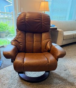 Stress-free leather recliner