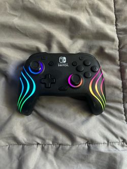 NINTENDO SWITCH PRO CONTROLLER