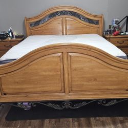 Cal King Solid Wood Bedroom Set