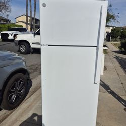 Apartment Size Fridge Like New Condition $260