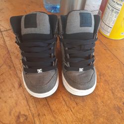 Boys DC Shoes 