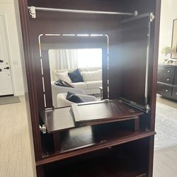 Entertainment center