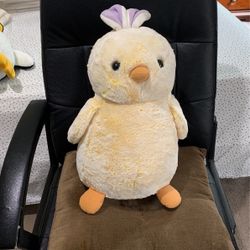 LARGE PLUSH CHICKEN
