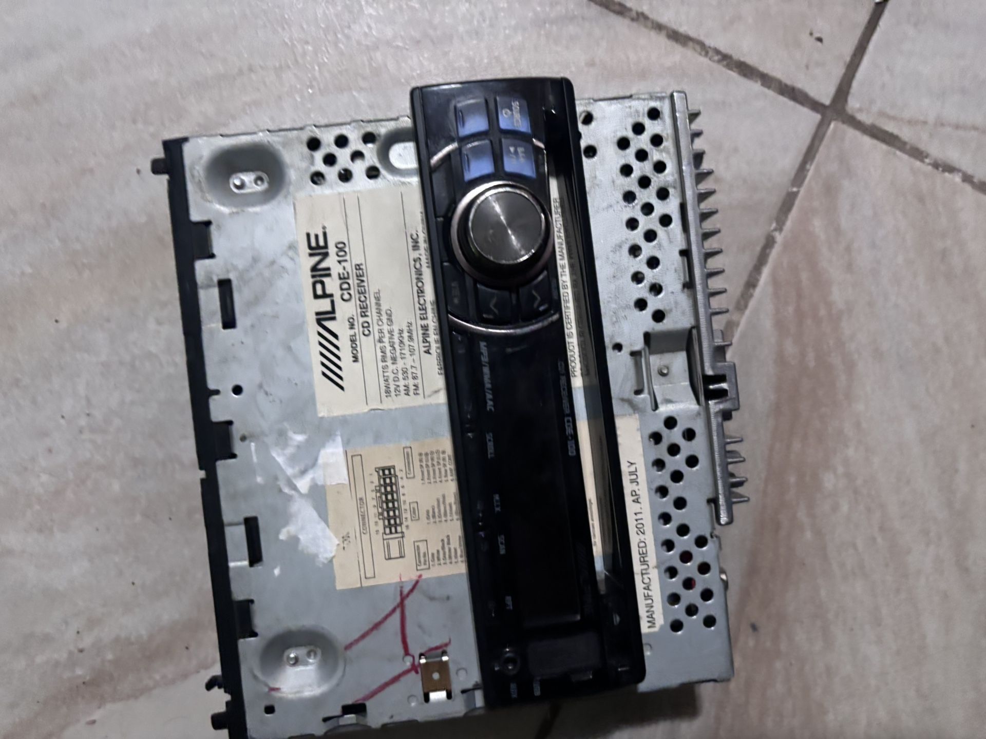 Alpine CDE-100 CD Receiver 