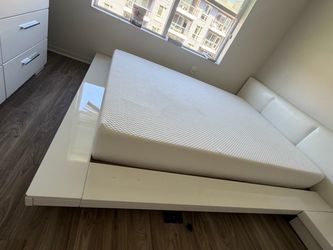 White Gloss Platform Bed Frame with Mattress