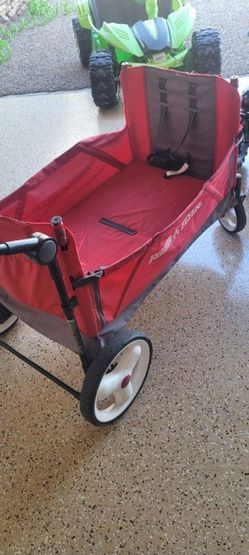Radio Flyer Folding Wagon With Roof