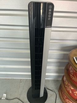 Lasko Fan 48” tall with Remote