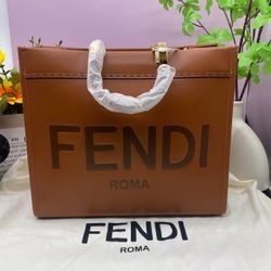 Minimalist Large-Capacity Tote Bag, Perfect for Daily Use & Styled 