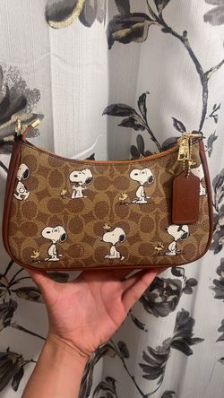 Coach x Peanuts Snoopy Signature Shoulder Bag