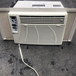 Very Good Condition Maytag Air Conditioner 