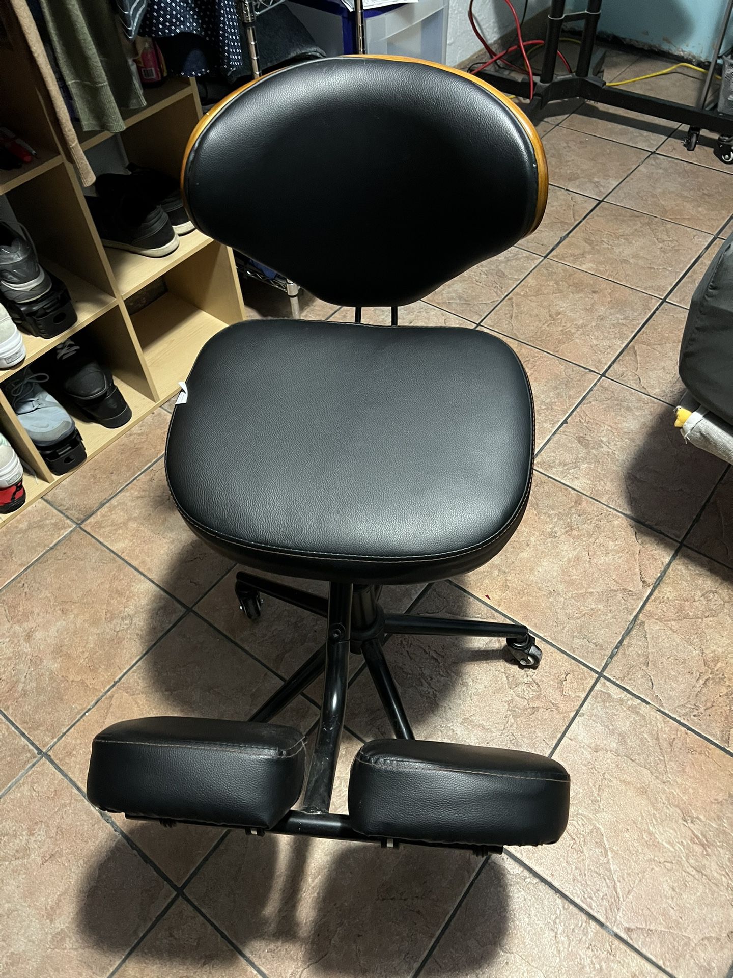 yoomee ergonomic kneeling chair $110 OBO