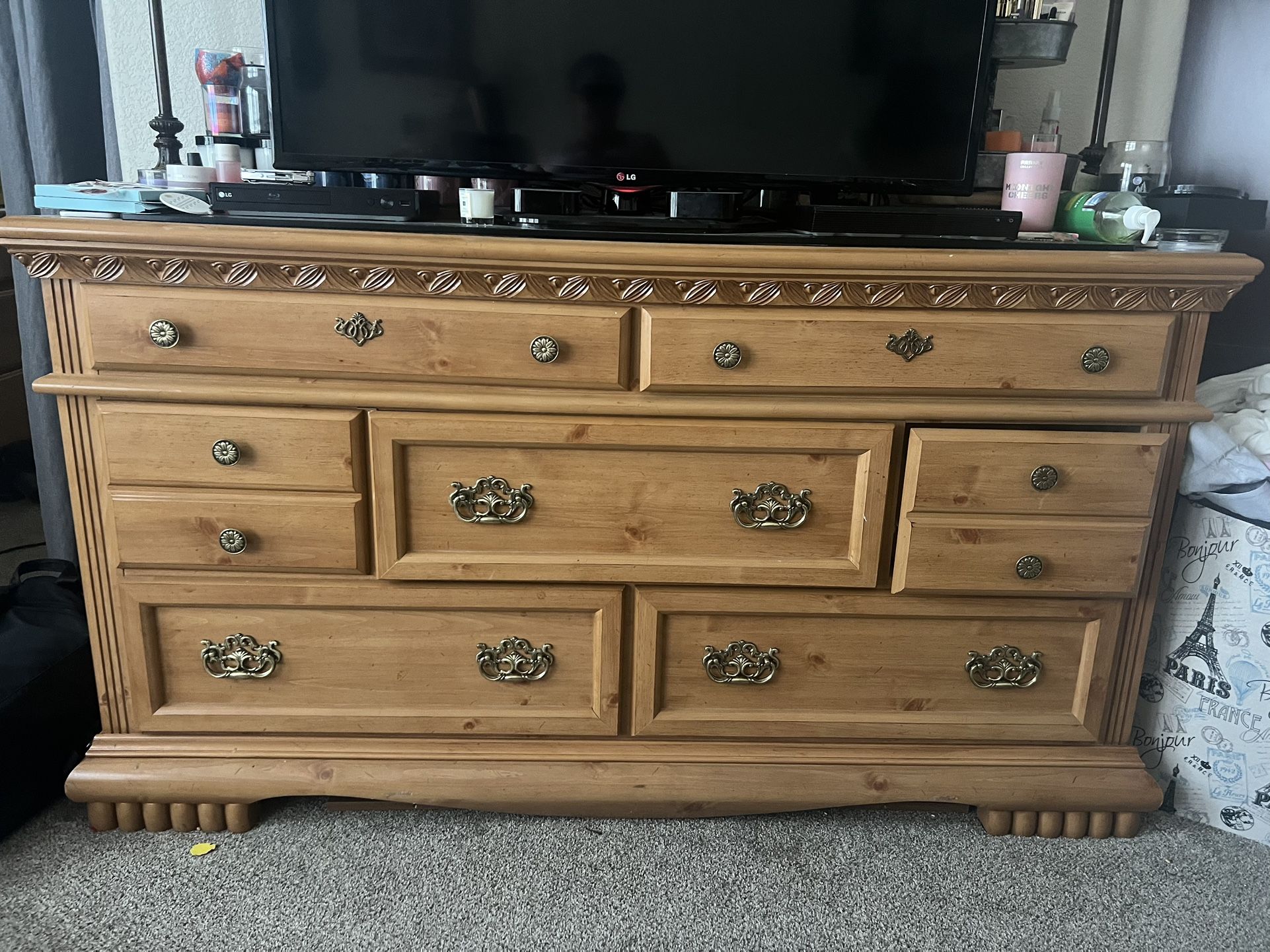 Dresser