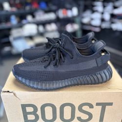 Yeezy 350 “Onyx” Size 9