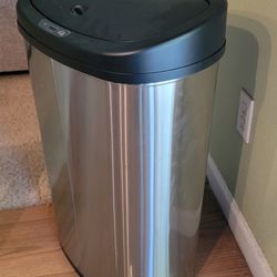 Mainstays Auto Open Trash Can