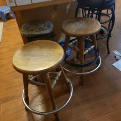 2 Bar Stools