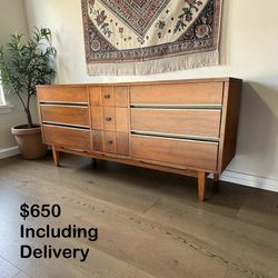 Mid-Century Modern Walnut 9 Drawer Dresser • Free Delivery 🚚 