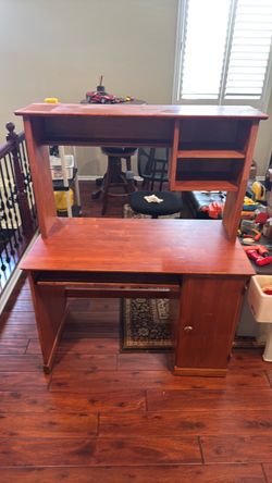 Wood Computer Desk with Hutch