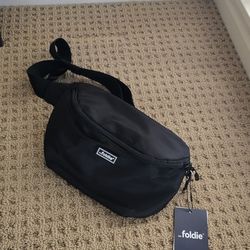 Foldie Anti-theft RFID-safe Crossbody Bag