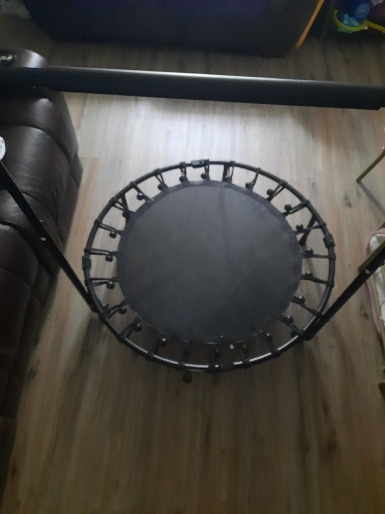 Trampoline With Handle Bar/ Rebounder
