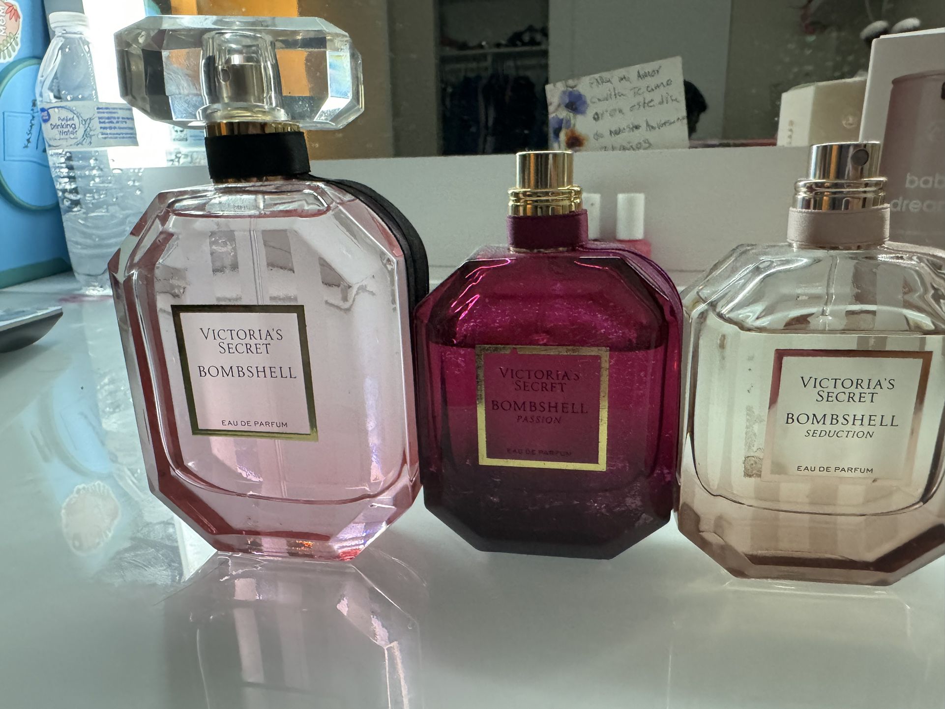 Victoria Perfumes  Like New 