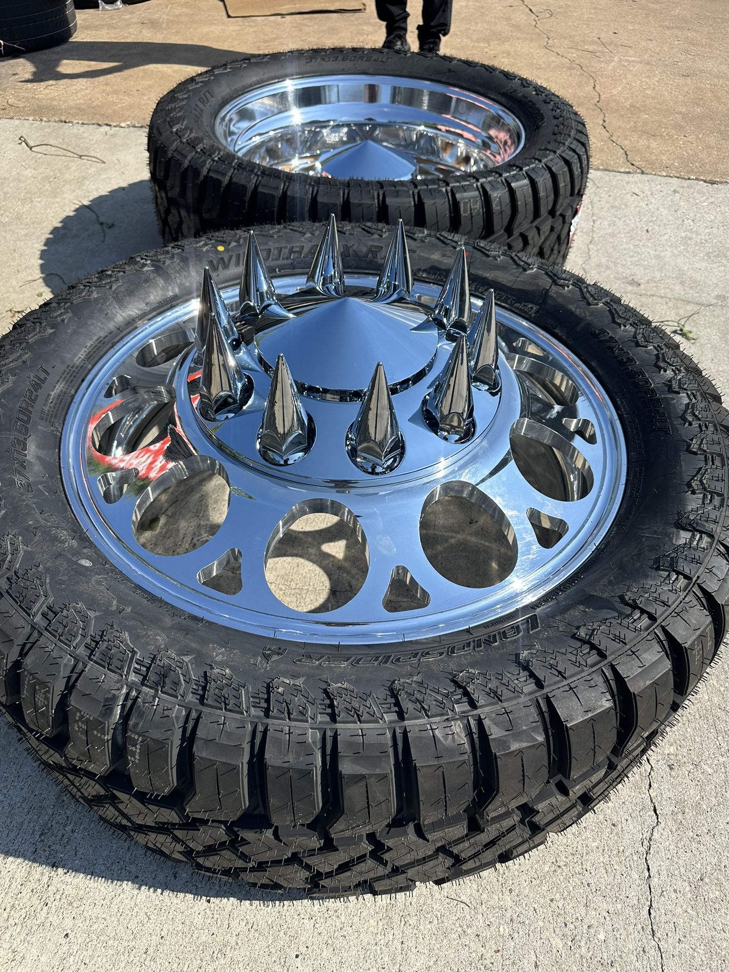24” Alcoa Custom Cut Wheels In Stock We Offer 120 Days Opionn Call Us Today