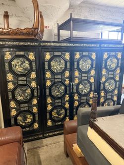 Vintage Korean Black Lacquer Mother of Pearl Closetwith Gold Inlay