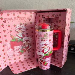 Strawberry shortcake 40oz Stanley