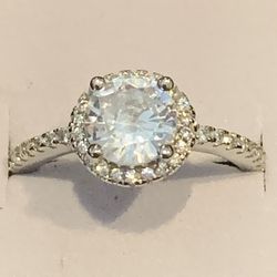 Gorgeous .925 Silver Ring - w/ High Quality Clear Zircon Stones - Size 6