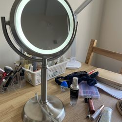 Professional 8.5” Lighted Makeup Mirror