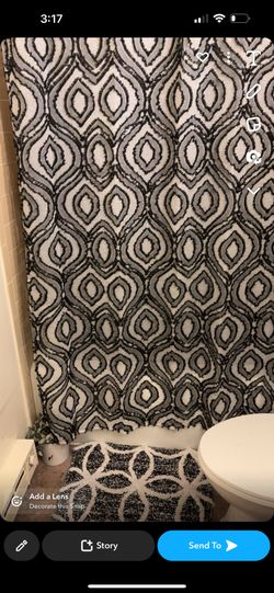 Shower Curtain And Floor Mats Like New