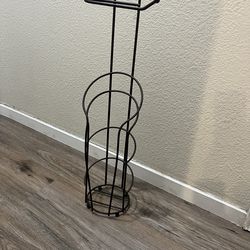 Freestanding toilet paper holder with storage