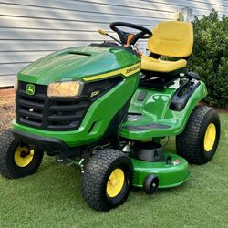 Used John Deere S120 42 in. 22 HP V-Twin Gas Hydrostatic Riding Lawn Mower