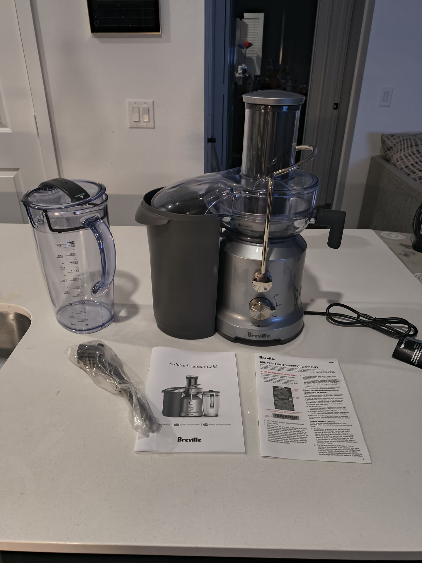 Breville Juicer (New) + Frigidaire Ice Maker