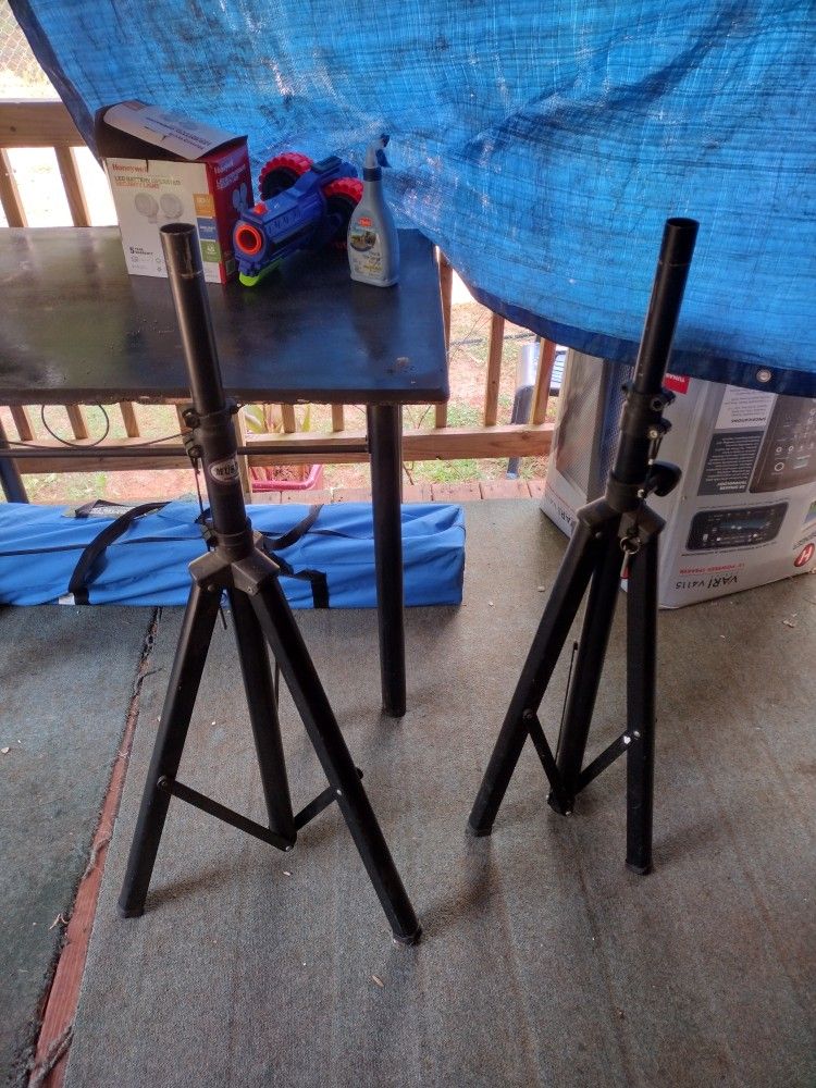 Speakers Stands