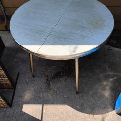 OLD 1950'S FORMICA TABLE