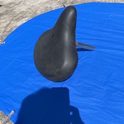Large bicycle seat
