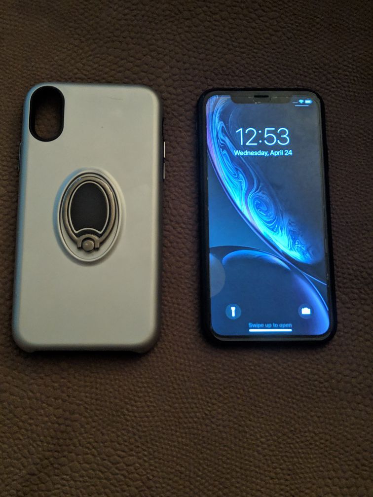 iPhone XR 64gb TMobile metro PC's includes charger