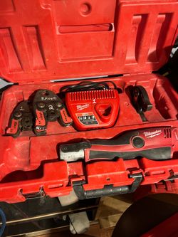 Milwaukee M12 Press Tool Kit - 3 Jaws & Charger