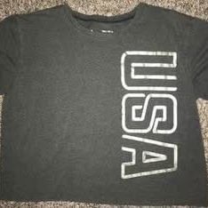 Girl’s Under Armour T-shirt.