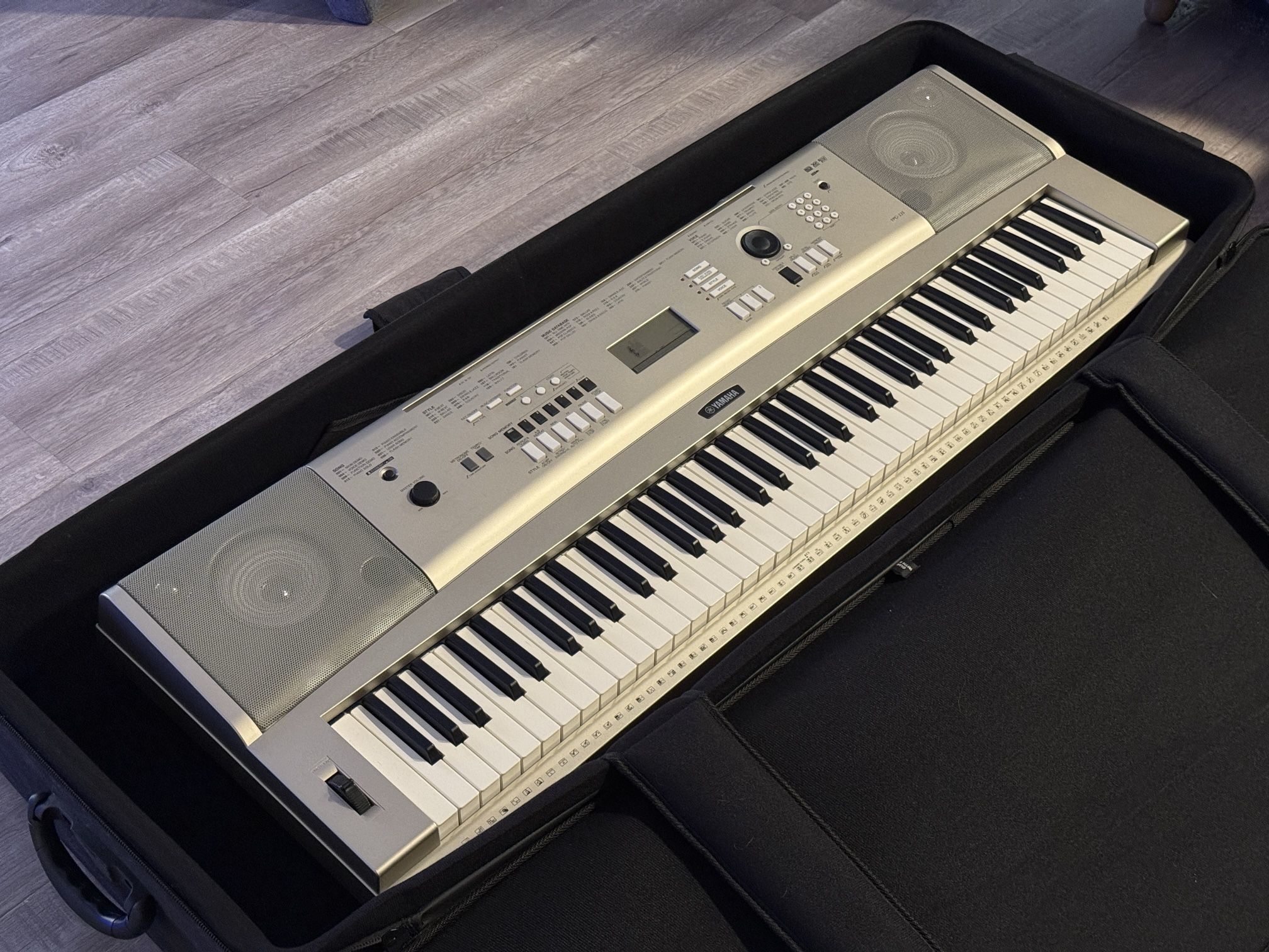 Yamaha YPG-235 76-key “Portable Grand” keyboard + accessories
