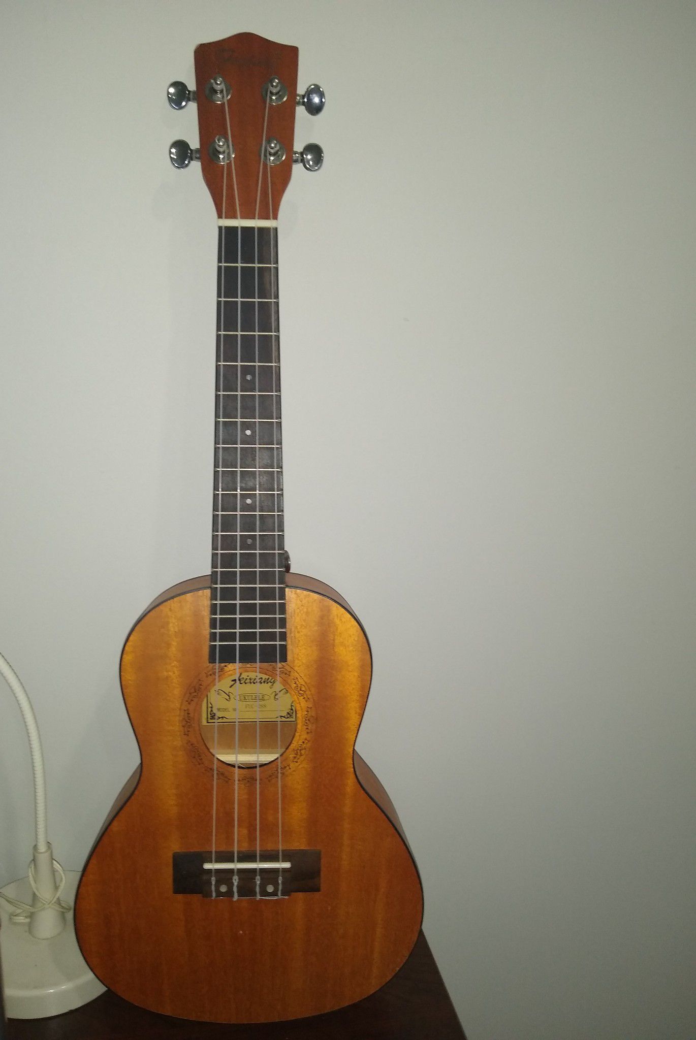 Guitar feixiang ukulele model 288