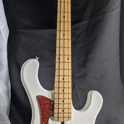 Rare  White Dean Hillsboro Bass