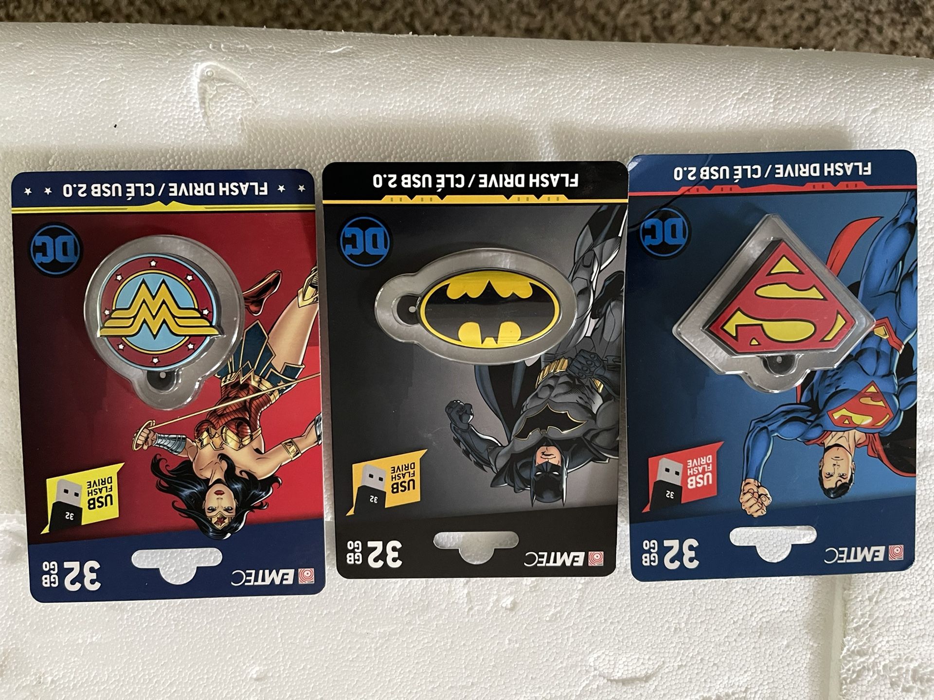 Back to school 32 GB Superheroes flash drive